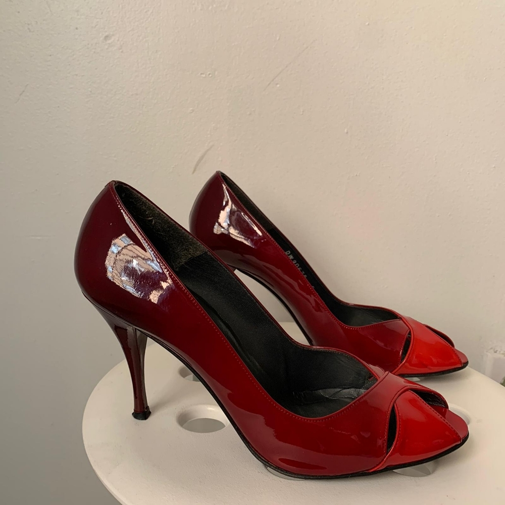 Stuart Weitzman red gradient open toe pumps